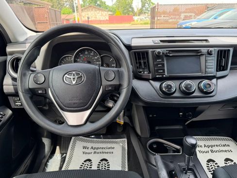 Used 2016 Toyota RAV4 LE FWD image 12