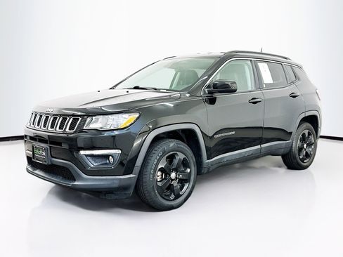 Used 2017 Jeep Compass Latitude AWD/4WD image 3