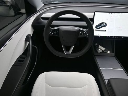 Used 2025 Tesla Model 3 Long Range image 12