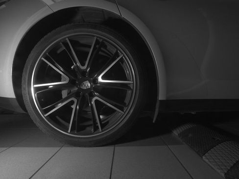 Used 2018 Porsche Panamera 4S image 10