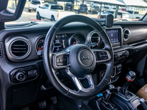 Used 2021 Jeep Gladiator Rubicon w/ LED Lighting Group image 17