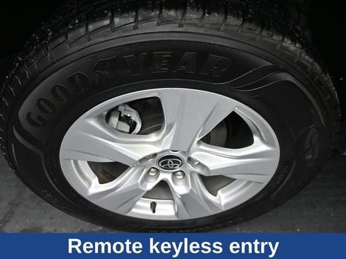Used 2021 Toyota RAV4 XLE image 16