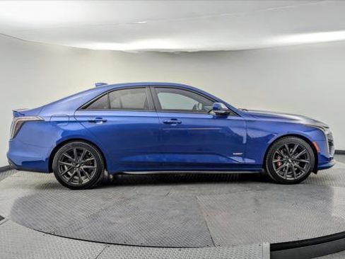 Used 2020 Cadillac CT4 V image 9