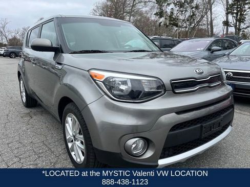 Used 2017 Kia Soul + FWD image 4