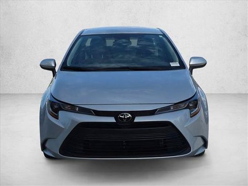 Used 2023 Toyota Corolla LE FWD image 2