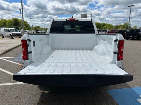 New 2026 RAM 1500 4x4 Crew Cab image 8