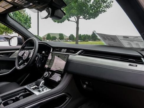 Used 2026 Jaguar F-PACE R-Dynamic S AWD/4WD image 16