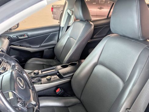 Used 2017 Lexus IS 200t w/ Premium Package RWD image 15