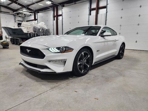 Used 2019 Ford Mustang EcoBoost Fastback w/ Equipment Group 101A image 3