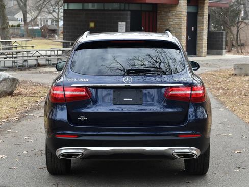 Used 2018 Mercedes-Benz GLC 300 4MATIC image 5