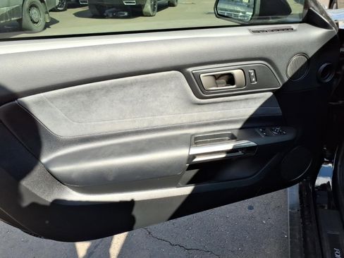 Used 2020 Ford Mustang Shelby GT350 w/ Technology Package image 12