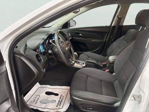 Used 2016 Chevrolet Cruze LT FWD image 14