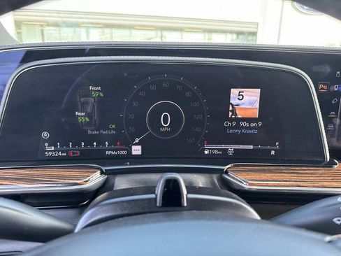 Used 2023 Cadillac Escalade Premium Luxury image 38