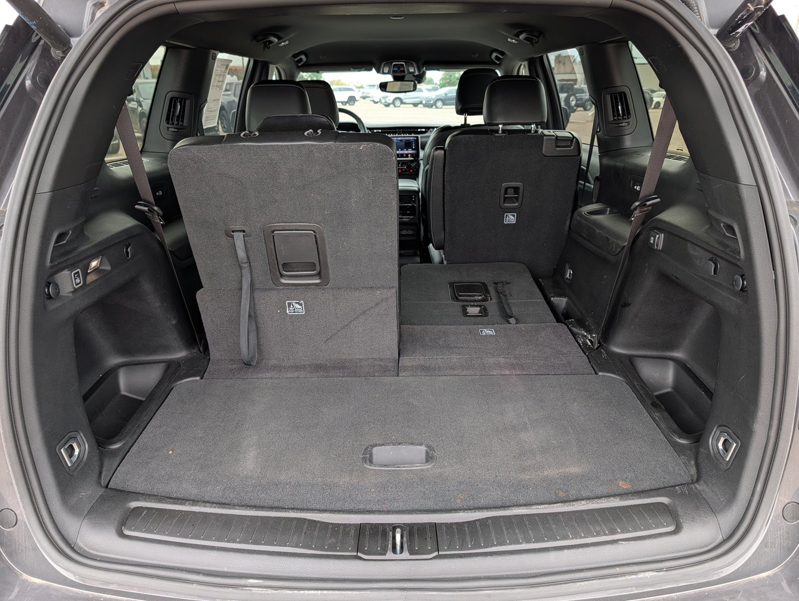 Used 2024 Jeep Grand Cherokee L Limited AWD/4WD image 12