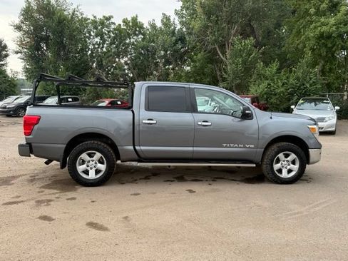 Used 2019 Nissan Titan SV w/ SV Convenience Package AWD/4WD image 7