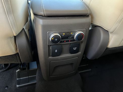 Used 2023 Ford Explorer Platinum w/ Technology Package image 34