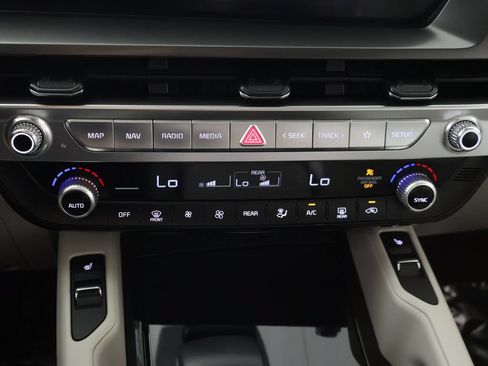 Used 2025 Kia Telluride S FWD image 52