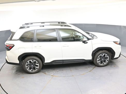 Certified 2025 Subaru Forester Premium AWD/4WD image 41