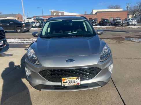 Used 2022 Ford Escape Titanium w/ Class II Trailer Tow Package image 3