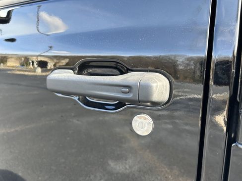 Used 2023 Jeep Wrangler Unlimited Sahara w/ Cold Weather Group image 22