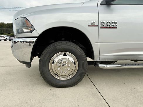 Used 2018 RAM 3500 Tradesman w/ Chrome Appearance Group image 7