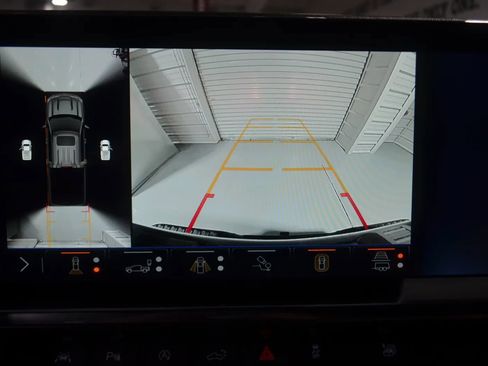 Used 2024 Chevrolet Silverado 1500 High Country image 27