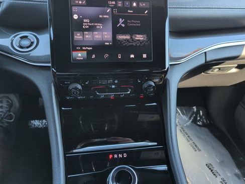 Used 2023 Jeep Grand Cherokee Altitude image 15