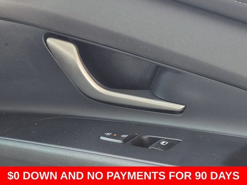 Used 2025 Hyundai Elantra SEL FWD image 33