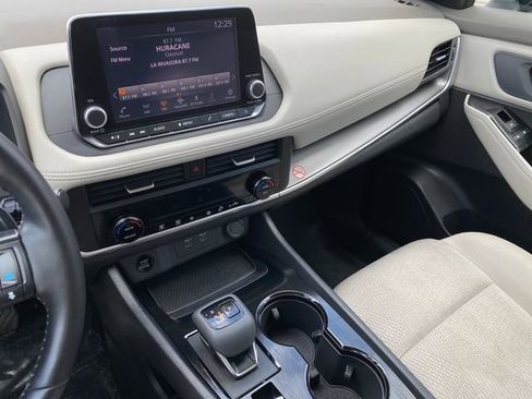 Certified 2025 Nissan Rogue SV AWD/4WD image 18