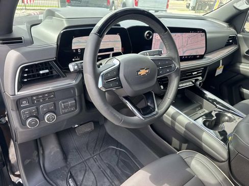 New 2026 Chevrolet Suburban Premier AWD/4WD image 18