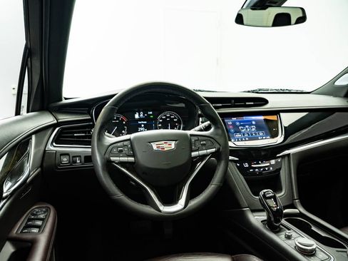 Used 2022 Cadillac XT6 Premium Luxury w/ LPO, Floor Liner Package AWD/4WD image 34