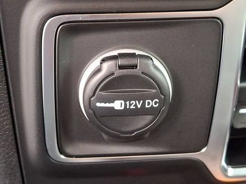Used 2025 Jeep Wrangler Unlimited Rubicon w/ Convenience Group AWD/4WD image 25