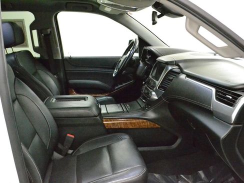 Used 2020 Chevrolet Suburban Premier image 7