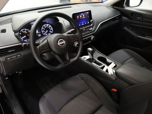 Used 2025 Nissan Altima 2.5 S image 11