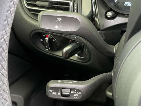 Certified 2023 Porsche Macan AWD/4WD image 41