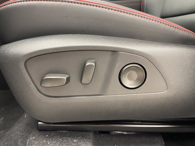 New 2027 Chevrolet Traverse RS w/ LPO, Floor Liner Package AWD/4WD image 11