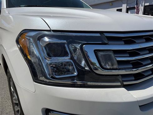 Used 2018 Ford Expedition Limited w/ Equipment Group 301A RWD image 15