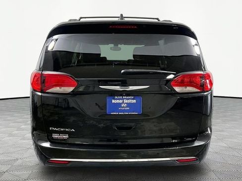Used 2017 Chrysler Pacifica Touring Plus FWD image 5