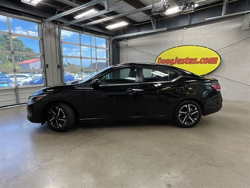 Used 2024 Nissan Sentra SV FWD image 2