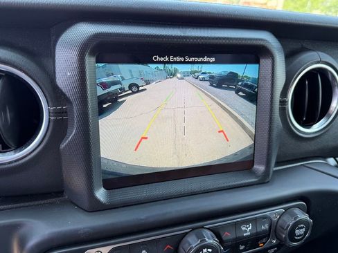 Used 2019 Jeep Wrangler Unlimited Sahara w/ Quick Order Package 24M Moab AWD/4WD image 20