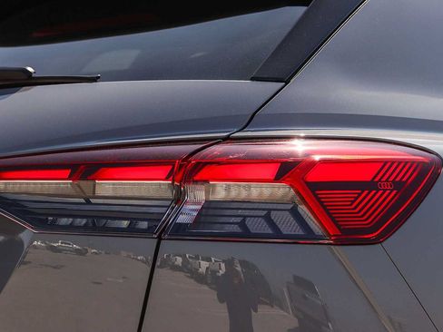 Used 2023 Audi Q4 e-tron Premium w/ Convenience Package RWD image 10