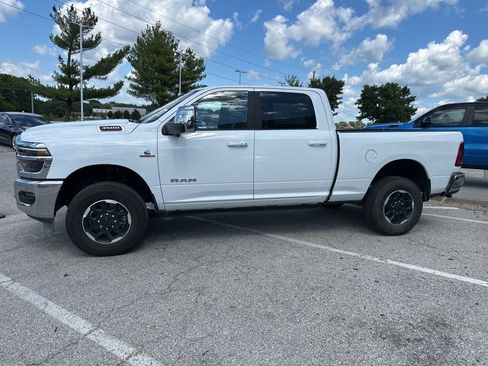 New 2025 RAM 3500 Laramie image 17