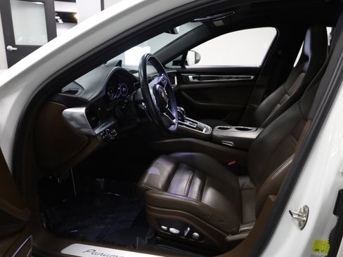 Used 2018 Porsche Panamera 4S image 16