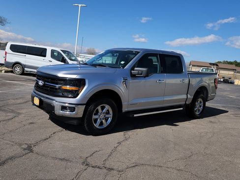 Certified 2024 Ford F150 XLT w/ Mobile Office Package AWD/4WD image 4