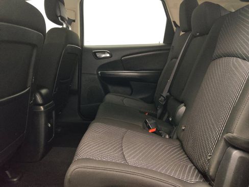 Used 2020 Dodge Journey SE w/ SE Popular Equipment Group FWD image 18