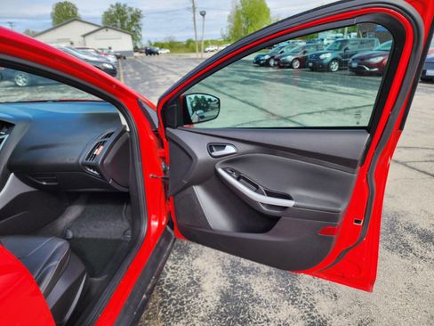 Used 2014 Ford Focus SE w/ Equipment Group 201A FWD image 14