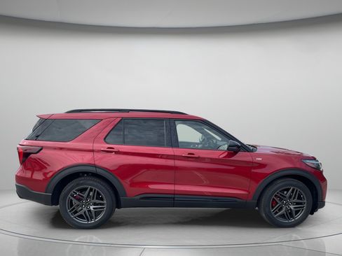 New 2026 Ford Explorer ST-Line w/ ST-Line Street Pack RWD image 2