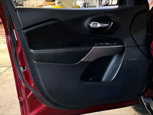 Used 2021 Jeep Cherokee Latitude Lux image 21