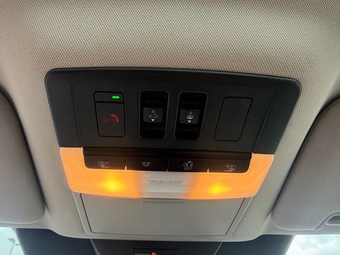 Used 2023 Nissan Pathfinder Platinum AWD/4WD image 34