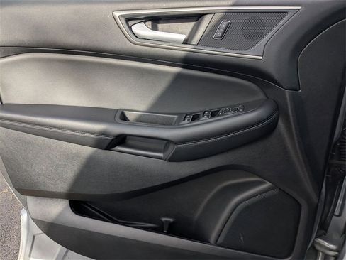 Used 2024 Ford Edge SEL image 16